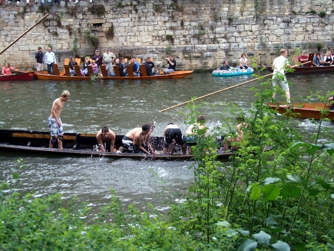 Écopeurs à la main